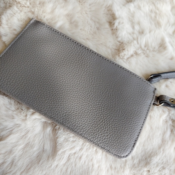 NWOT Nine West Gray Wristlet - Picture 4 of 17